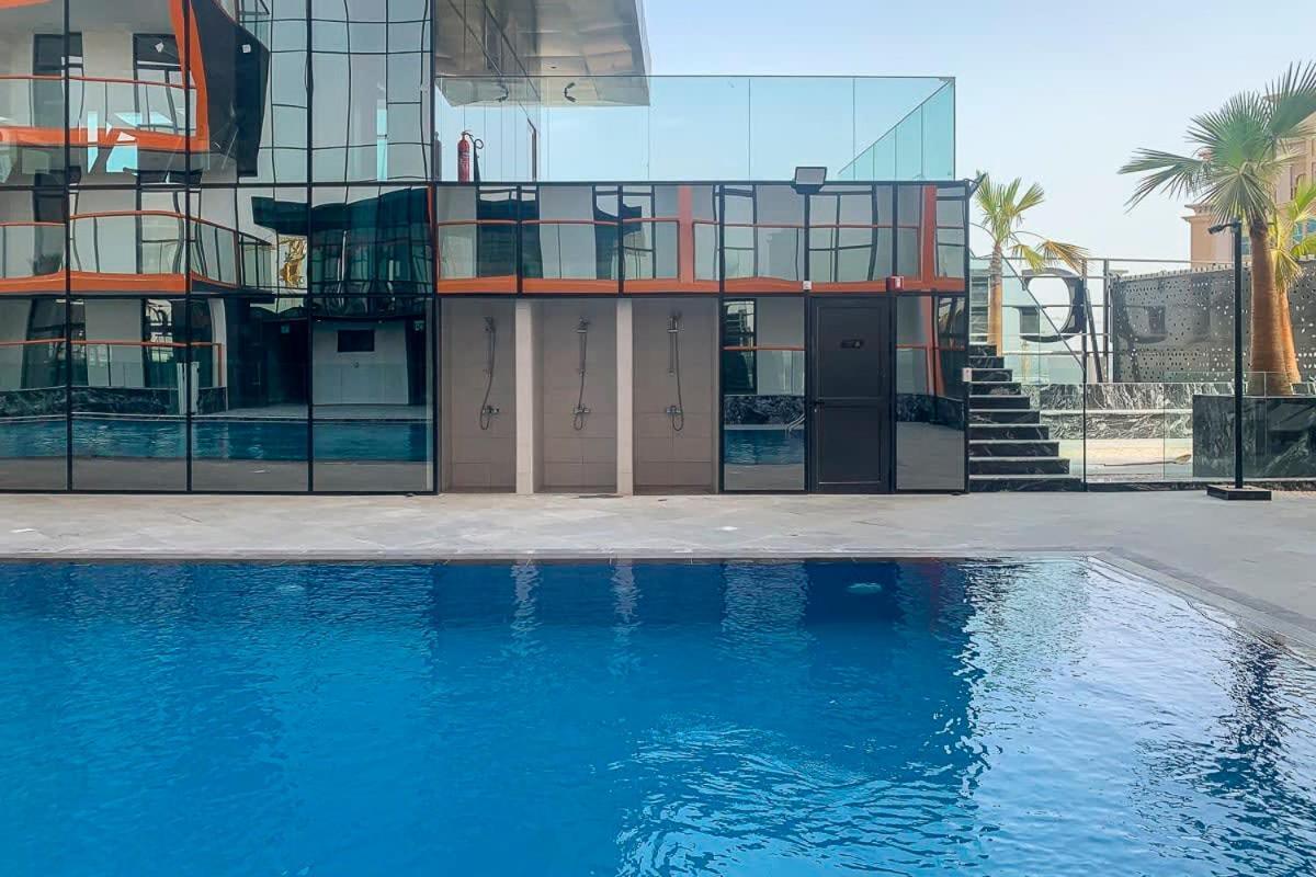 Frank Porter - Binghatti Avenue Dubai